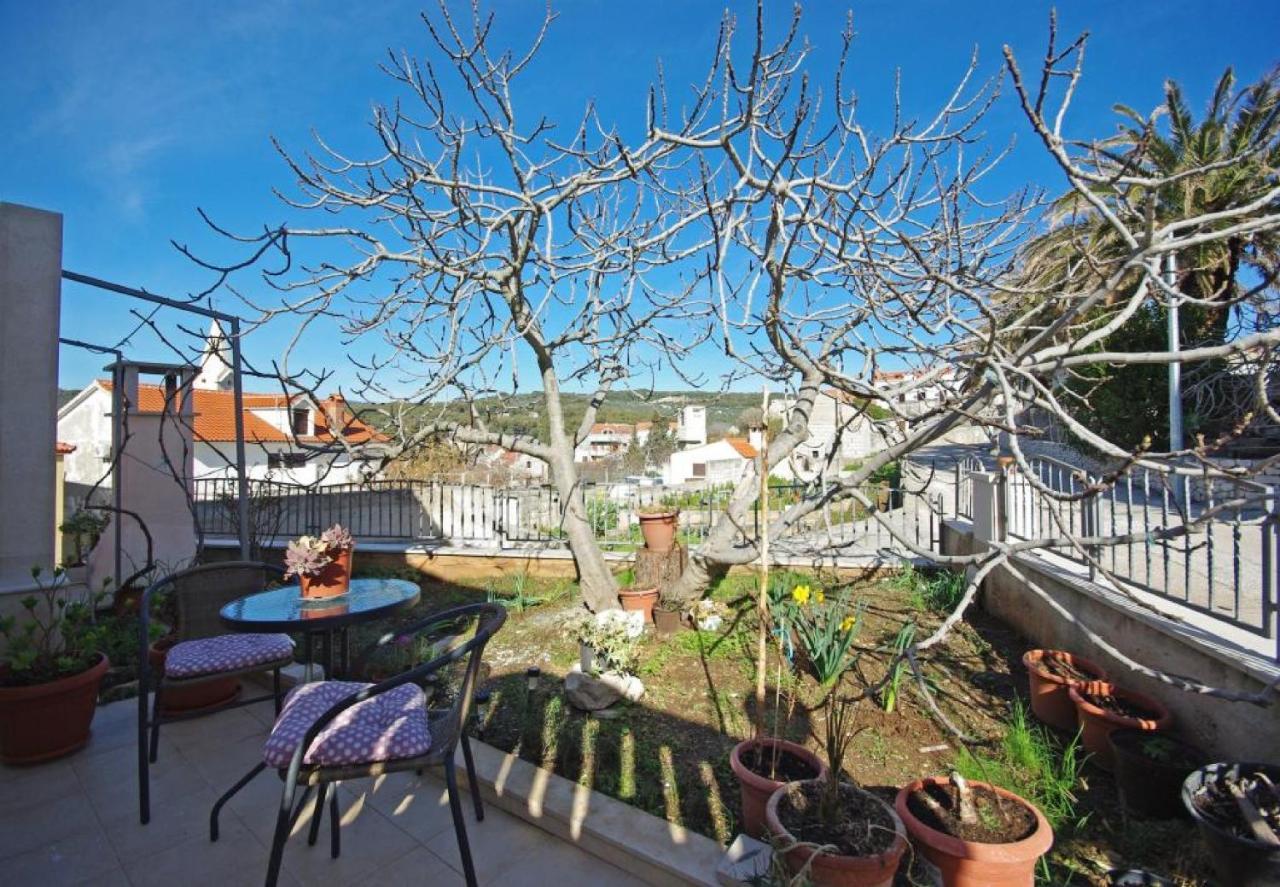 Apartments Villa Rose Sumartin Exterior photo