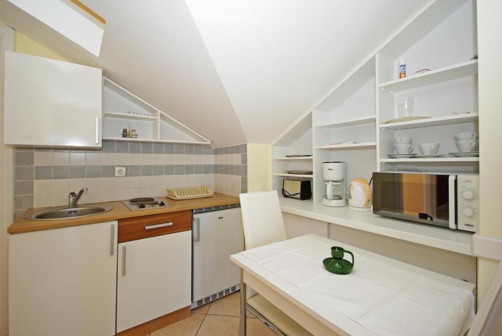 Apartments Villa Rose Sumartin Exterior photo
