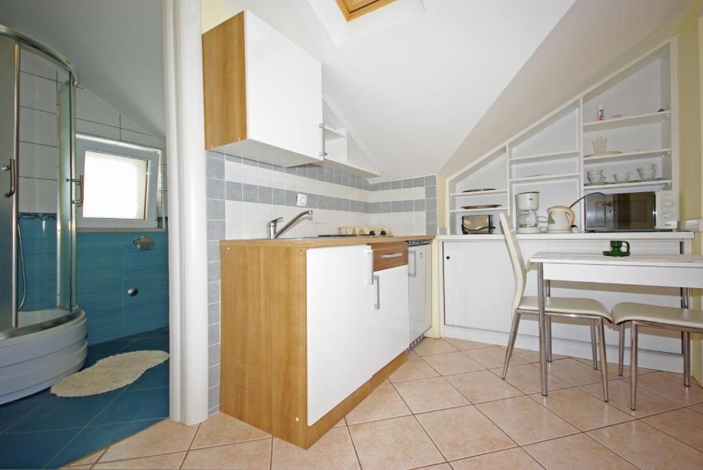 Apartments Villa Rose Sumartin Exterior photo