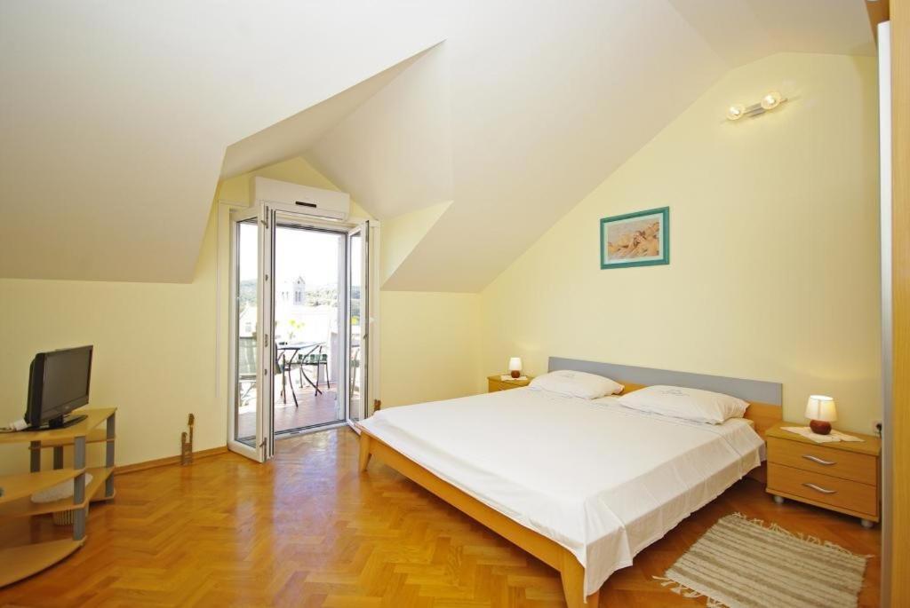 Apartments Villa Rose Sumartin Exterior photo
