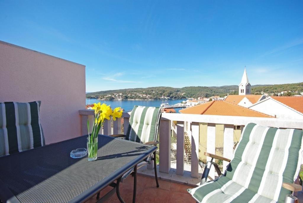 Apartments Villa Rose Sumartin Exterior photo