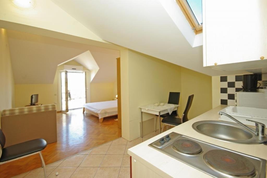 Apartments Villa Rose Sumartin Exterior photo