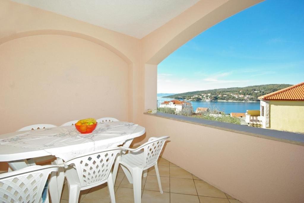 Apartments Villa Rose Sumartin Exterior photo