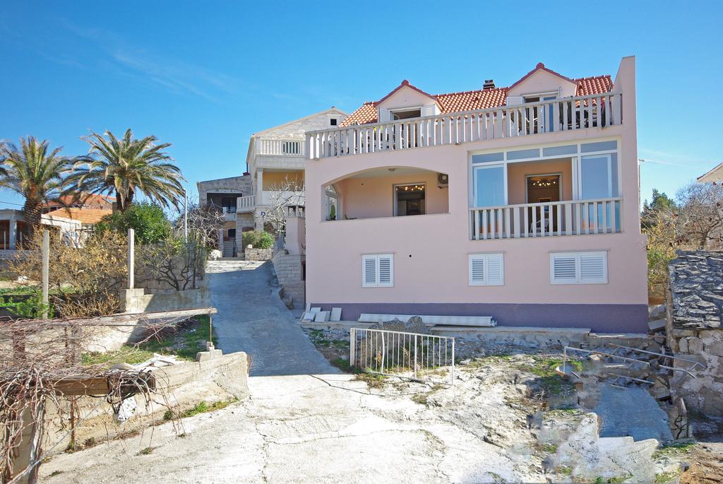 Apartments Villa Rose Sumartin Exterior photo